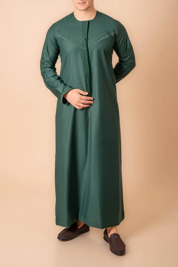 Premium Deep Emerald Green Emirati Tassel Thobe for Men – Light Sage Braided Front Kandura