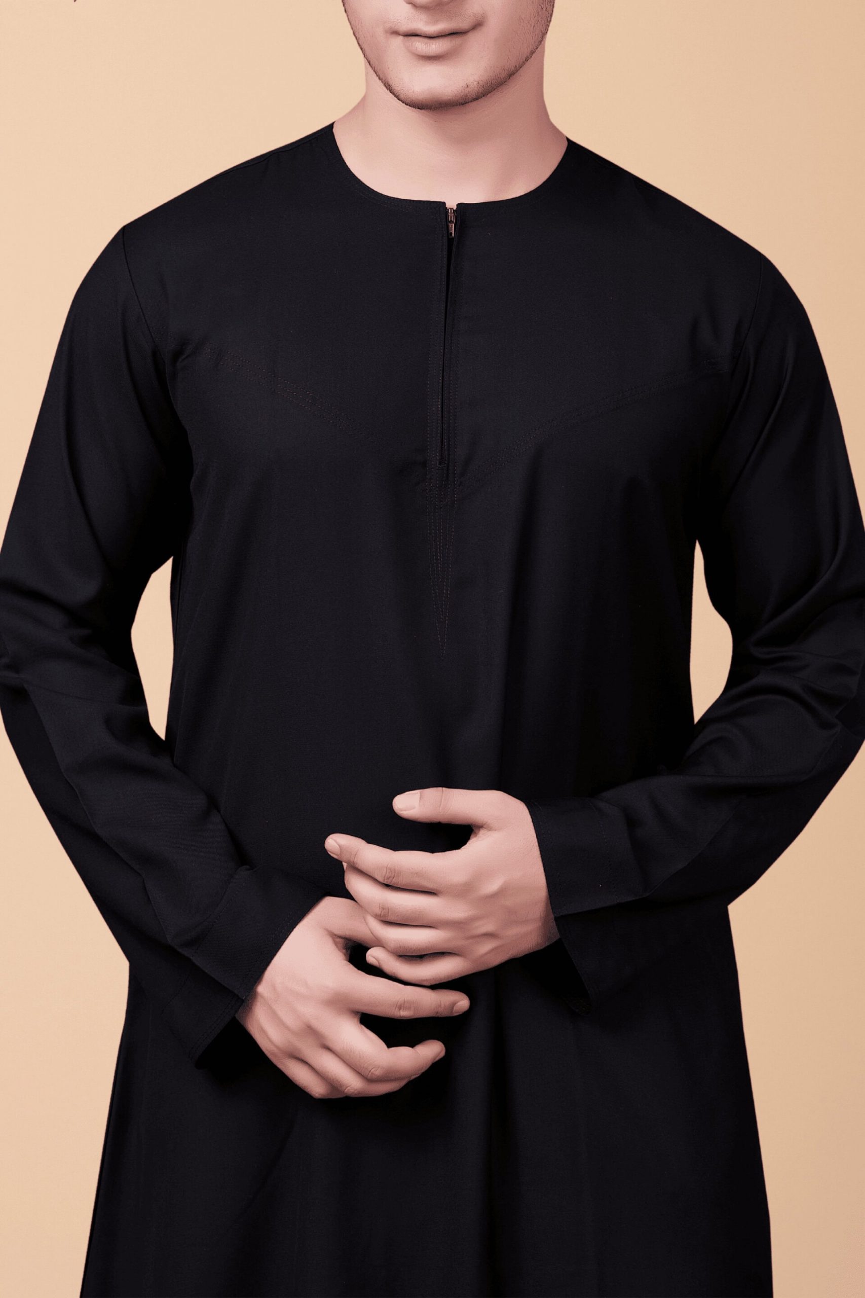 Midnight Black Minimal Zip-Neck Classic Thobe for Men - Image 8 - Ruby Online
