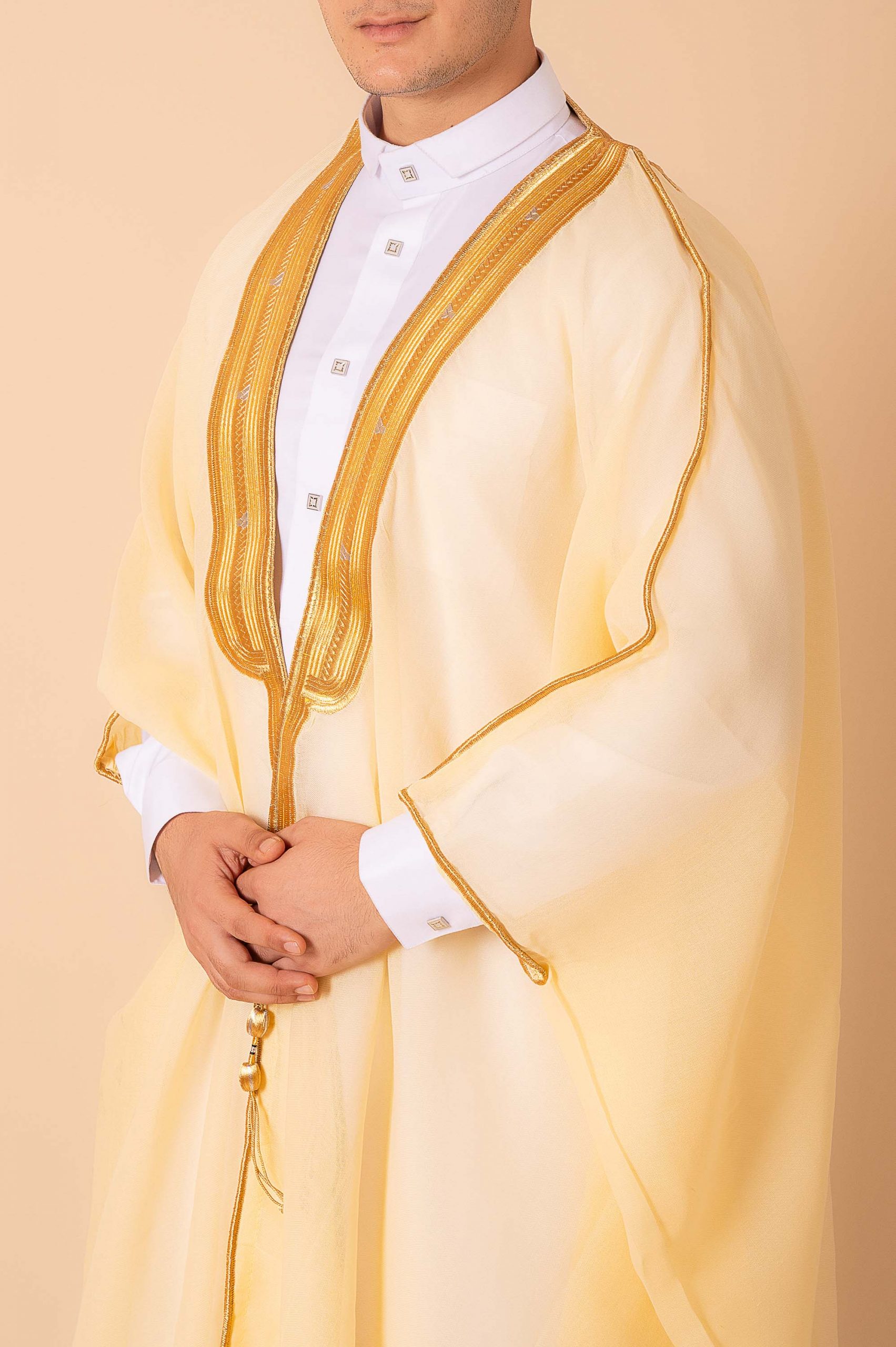 Luxury Cream Arabic Bisht for Men with Gold Zari Edge Embroidery – Premium Lightweight Open-Front Cloak - Image 7 - Ruby Online