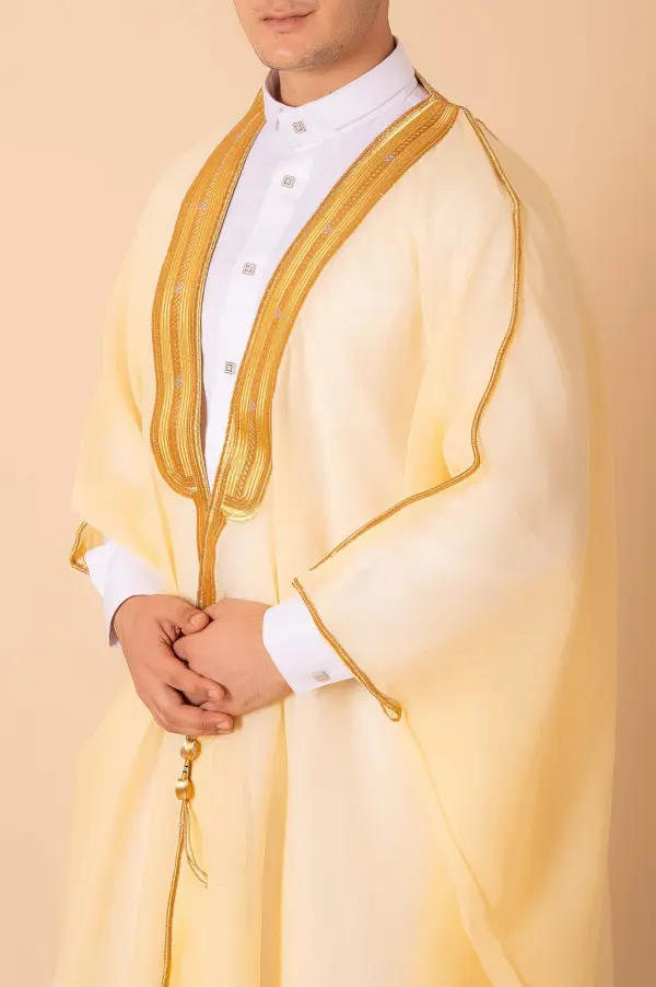 Luxury Cream Arabic Bisht for Men with Gold Zari Edge Embroidery – Premium Lightweight Open-Front Cloak - Image 2 - Ruby Online