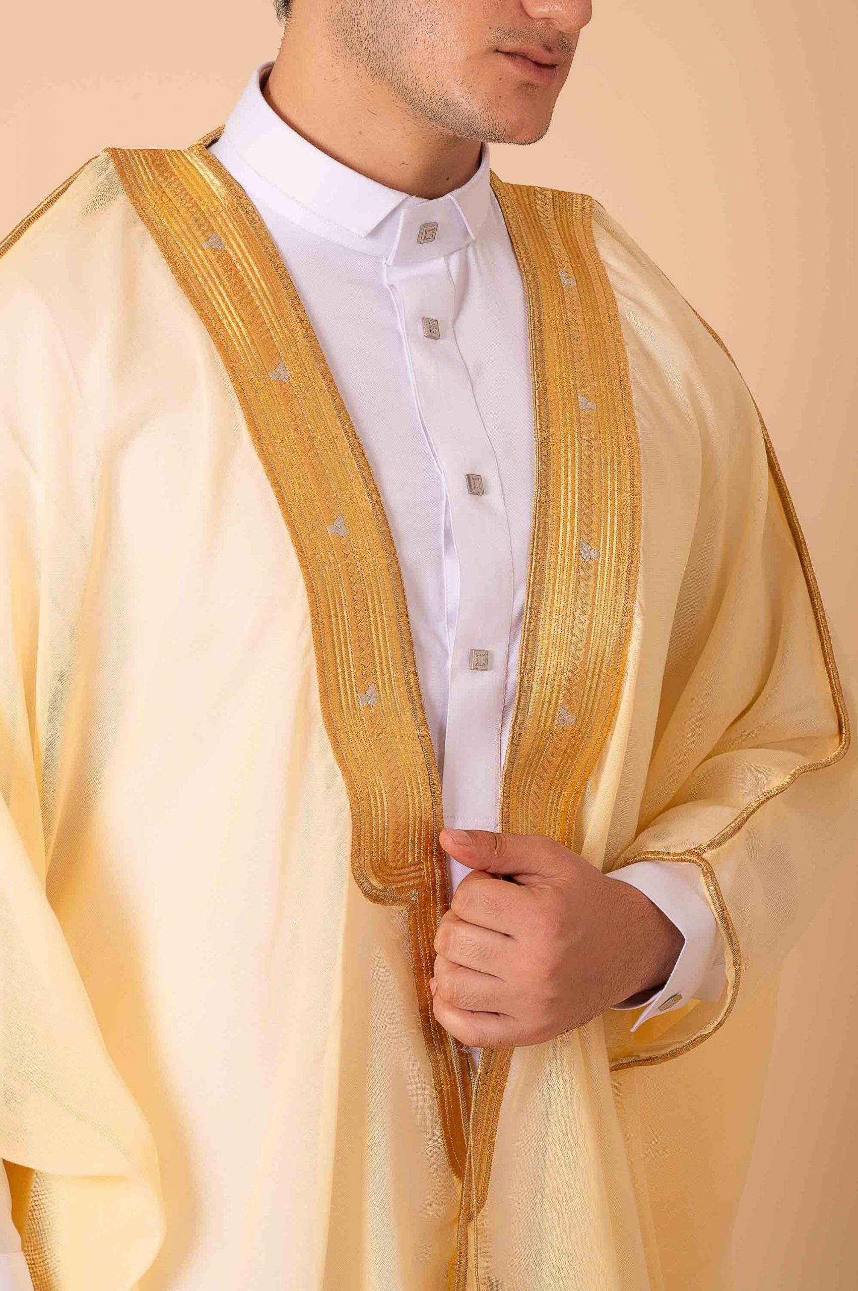 Luxury Cream Arabic Bisht for Men with Gold Zari Edge Embroidery – Premium Lightweight Open-Front Cloak - Image 10 - Ruby Online