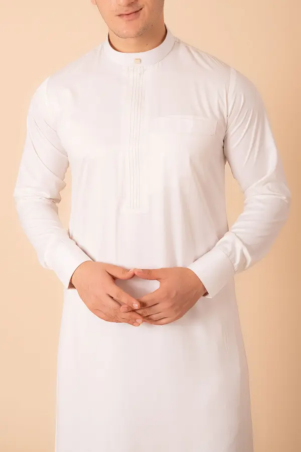 Premium Cream White Classic Thobe with Pleated Front Panel & Band Collar - Image 3 - Ruby Online