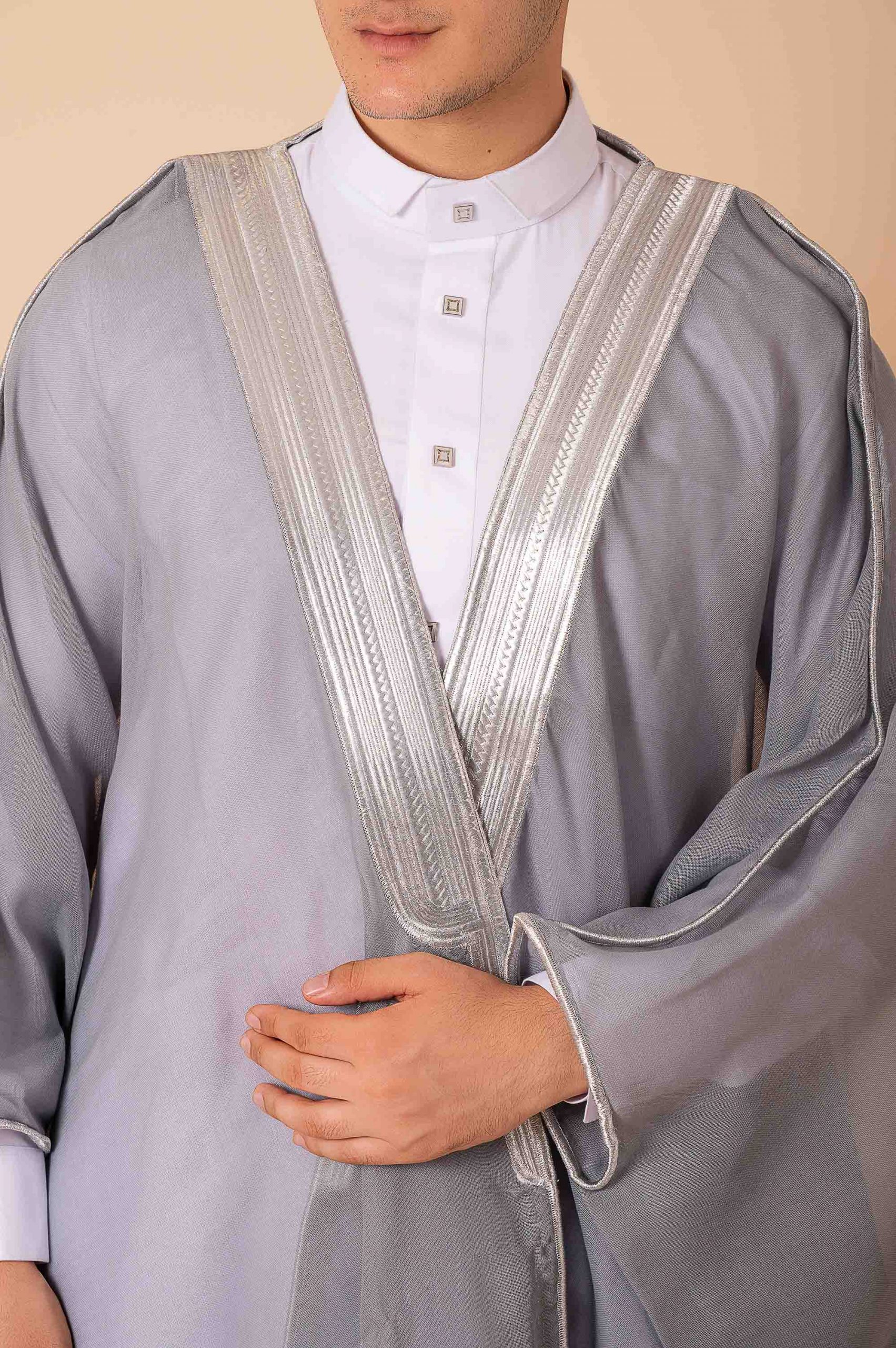 Elegant Grey Arabic Bisht for Men with Silver Zari Edge Embroidery – Premium Lightweight Open-Front Cloak - Image 9 - Ruby Online