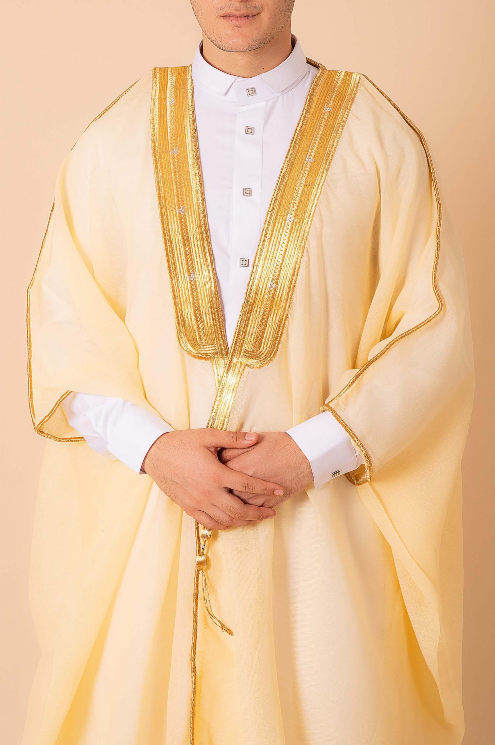 Luxury Cream Arabic Bisht for Men with Gold Zari Edge Embroidery – Premium Lightweight Open-Front Cloak - Image 6 - Ruby Online