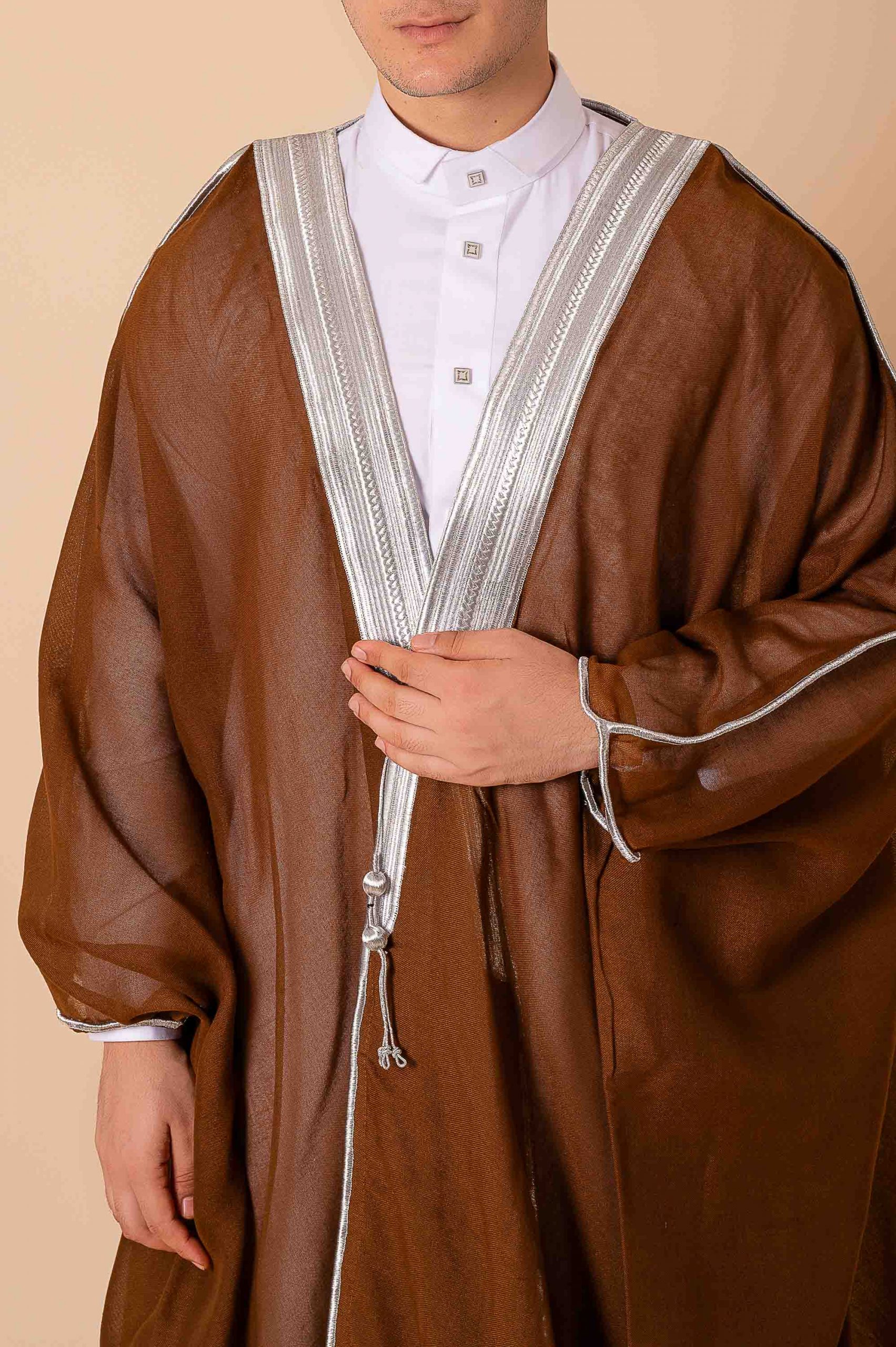 Luxury Brown Arabic Bisht for Men with Silver Zari Edge Embroidery – Premium Lightweight Open-Front Cloak - Image 9 - Ruby Online