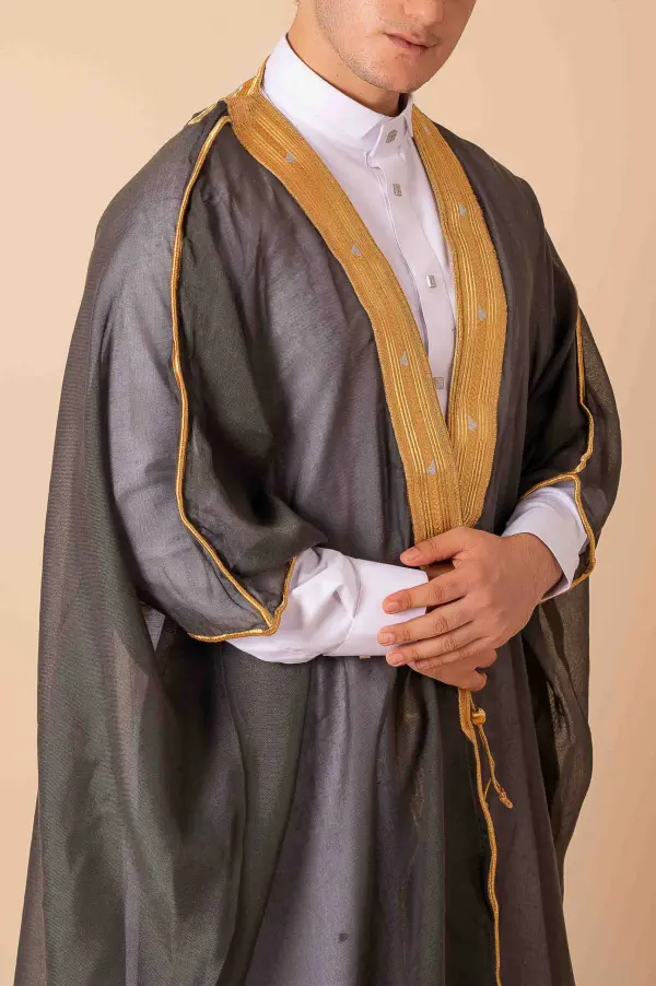 Luxury Dark Grey Arabic Bisht for Men with Gold Zari Edge Embroidery – Premium Lightweight Open-Front Cloak - Image 6 - Ruby Online