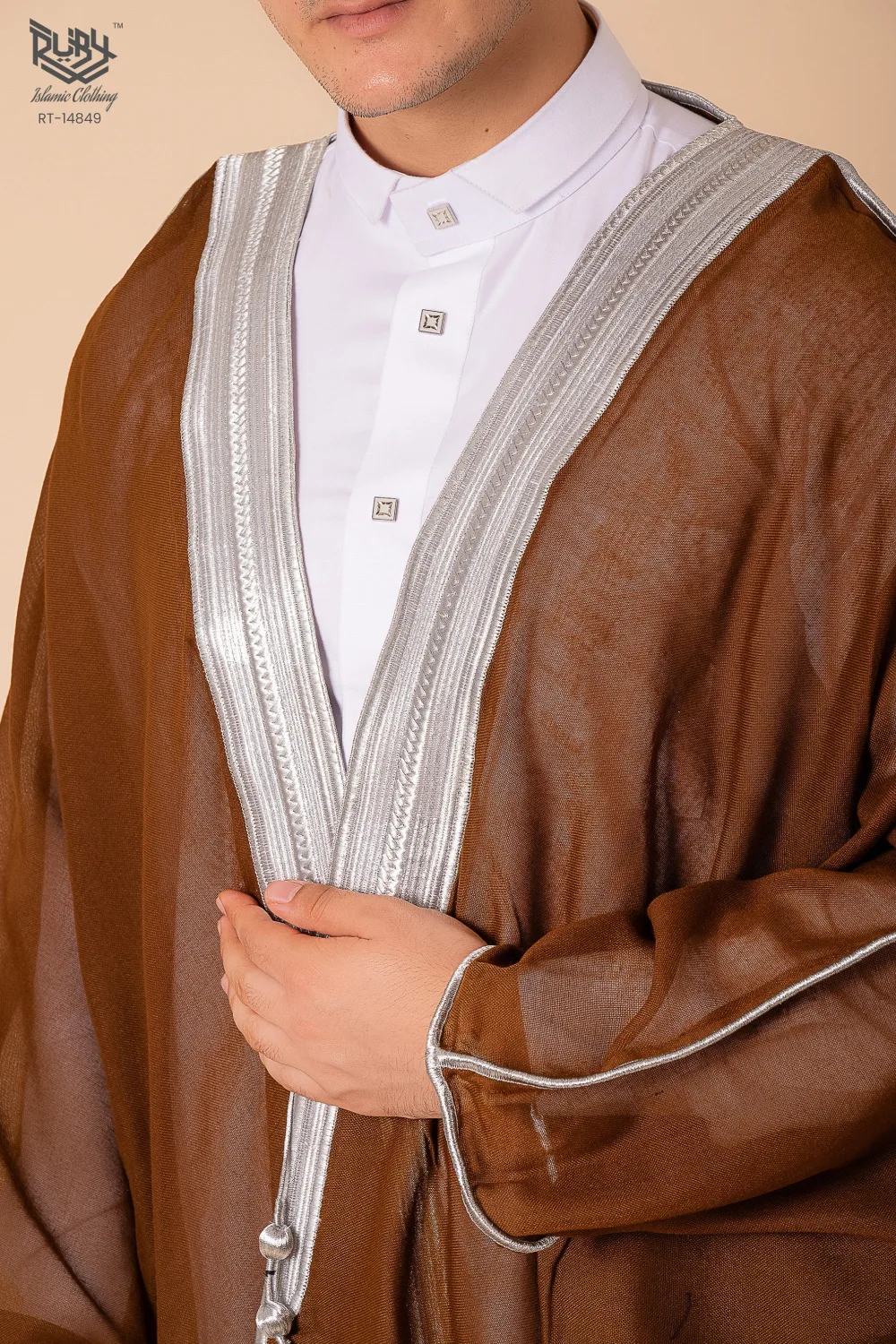 Luxury Brown Arabic Bisht for Men with Silver Zari Edge Embroidery – Premium Lightweight Open-Front Cloak - Image 5 - Ruby Online