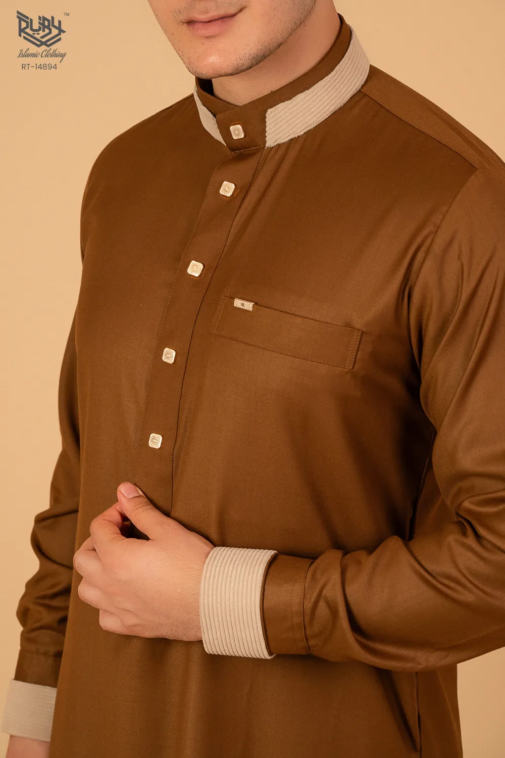 Copper Brown Contrast Collar Thobe – Modern Buttoned Men’s Islamic Wear - Image 3 - Ruby Online
