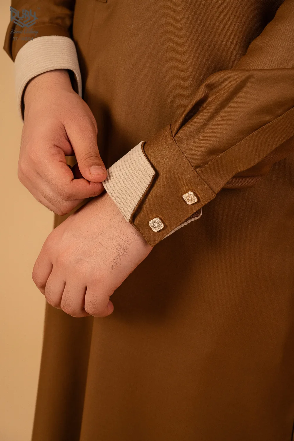 Copper Brown Contrast Collar Thobe – Modern Buttoned Men’s Islamic Wear - Image 4 - Ruby Online